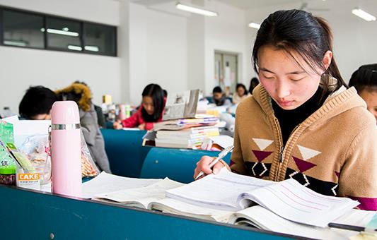 湖北新文道考研vip彩虹卡學員2021考研成績381分