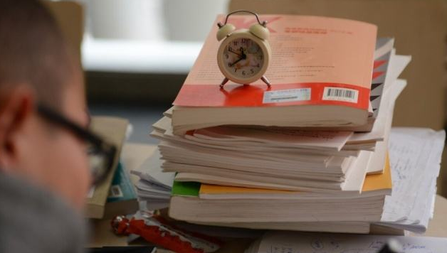 考研筆試分數不理想，是該準備二戰還是就業？