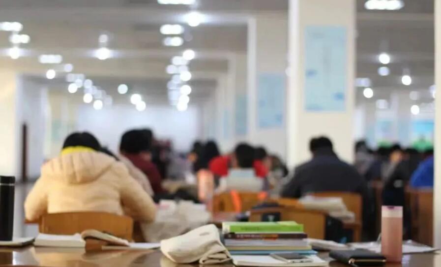 關(guān)于2022屆臨床醫(yī)學(xué)、口腔醫(yī)學(xué)、中醫(yī)碩士 專業(yè)學(xué)位研究生學(xué)位授予有關(guān)事項(xiàng)的通知